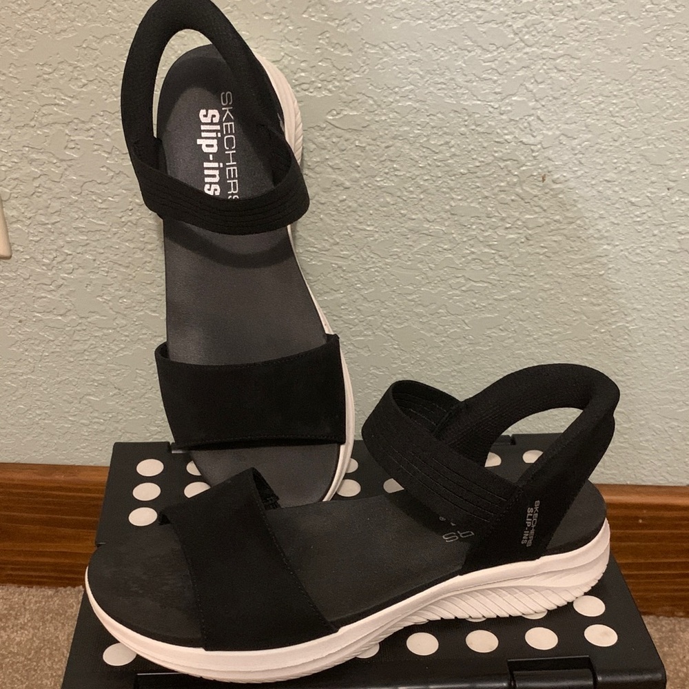 Skechers Women's Black and White Sandals